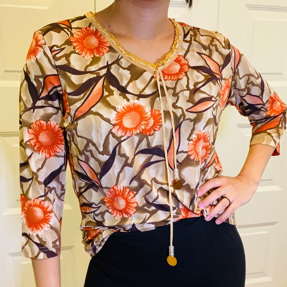 Floral brown blouse